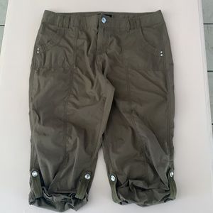 Y2k INC International Concepts Cargo Capri Pants